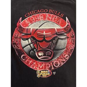 Vtg 1998 Chicago Bulls Championship Tour Starter Large nba finals shirt 20x27